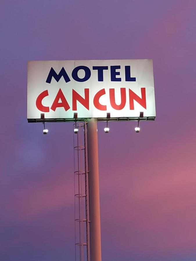 Motel Cancun Leon Ardón Extérieur photo