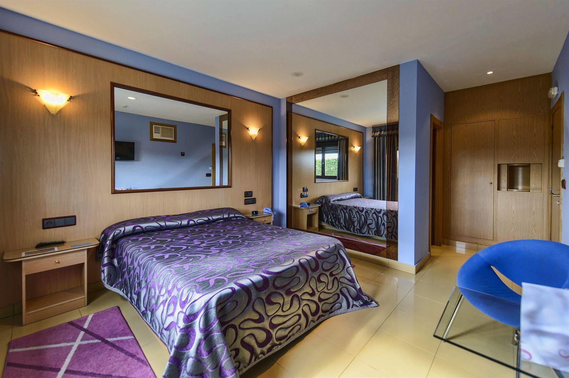 Motel Cancun Leon Ardón Extérieur photo